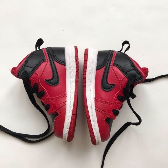 Nike Air Jordan mid sneakers EUC size 4 toddler - Picture 2 of 9